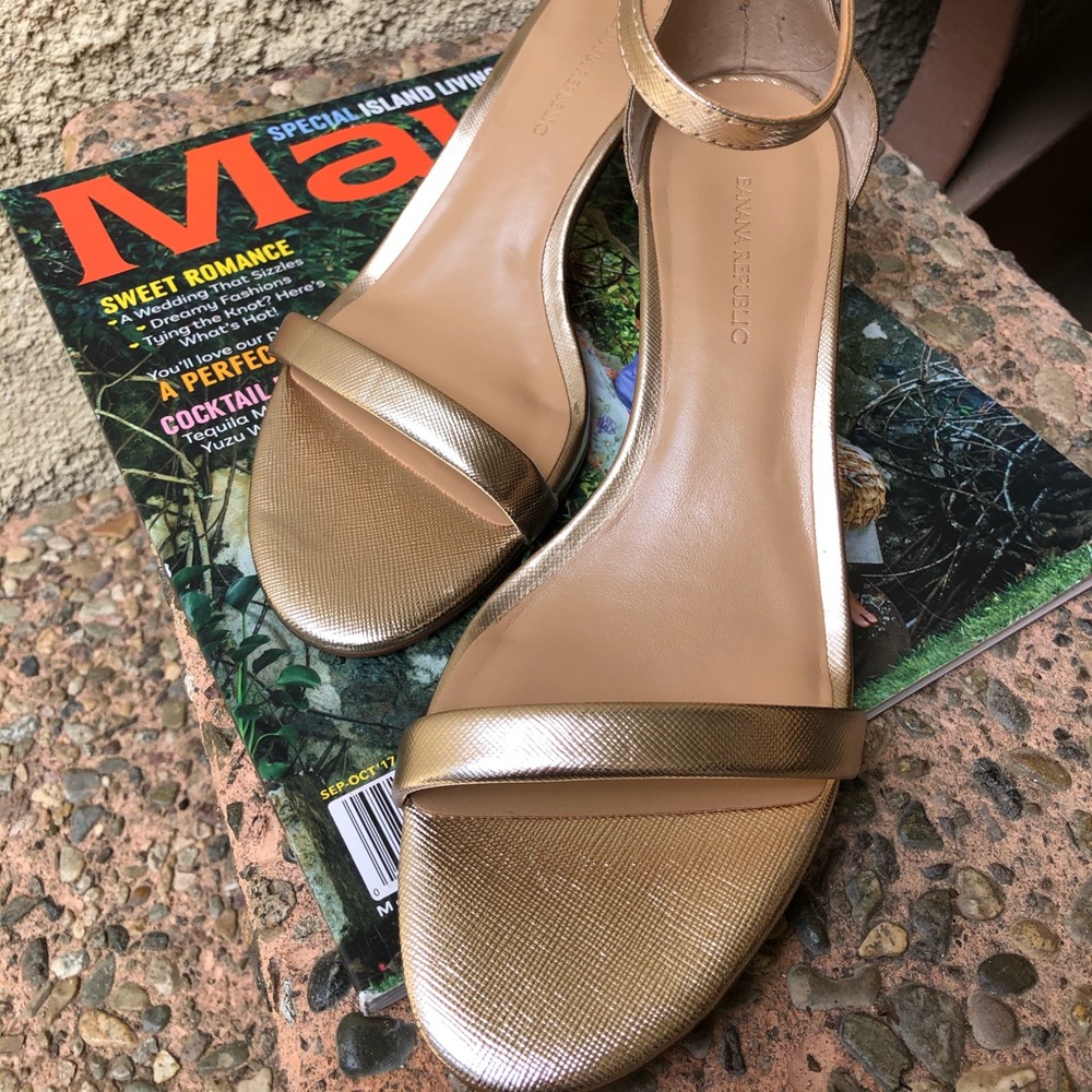 NWOT Banana Republic Metallic High Heel